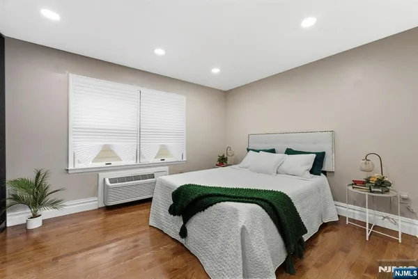 $299,999 | 144 70th Street, Unit 1E, Guttenberg, NJ 07093