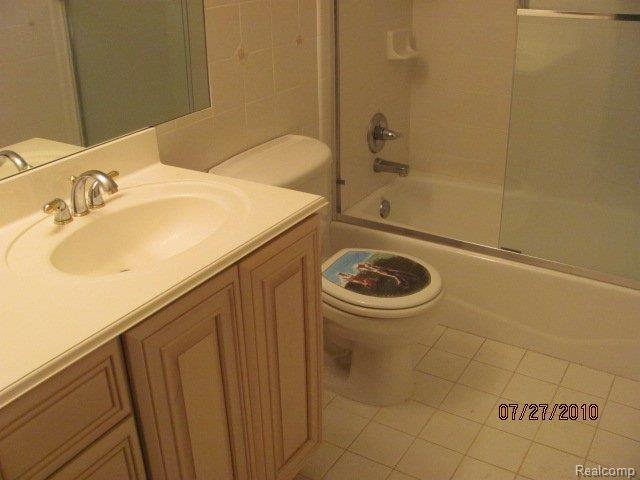 3457 Woodcrest Road Rochester, MI 48309 - Photo 10 of 11 22 Bath 2