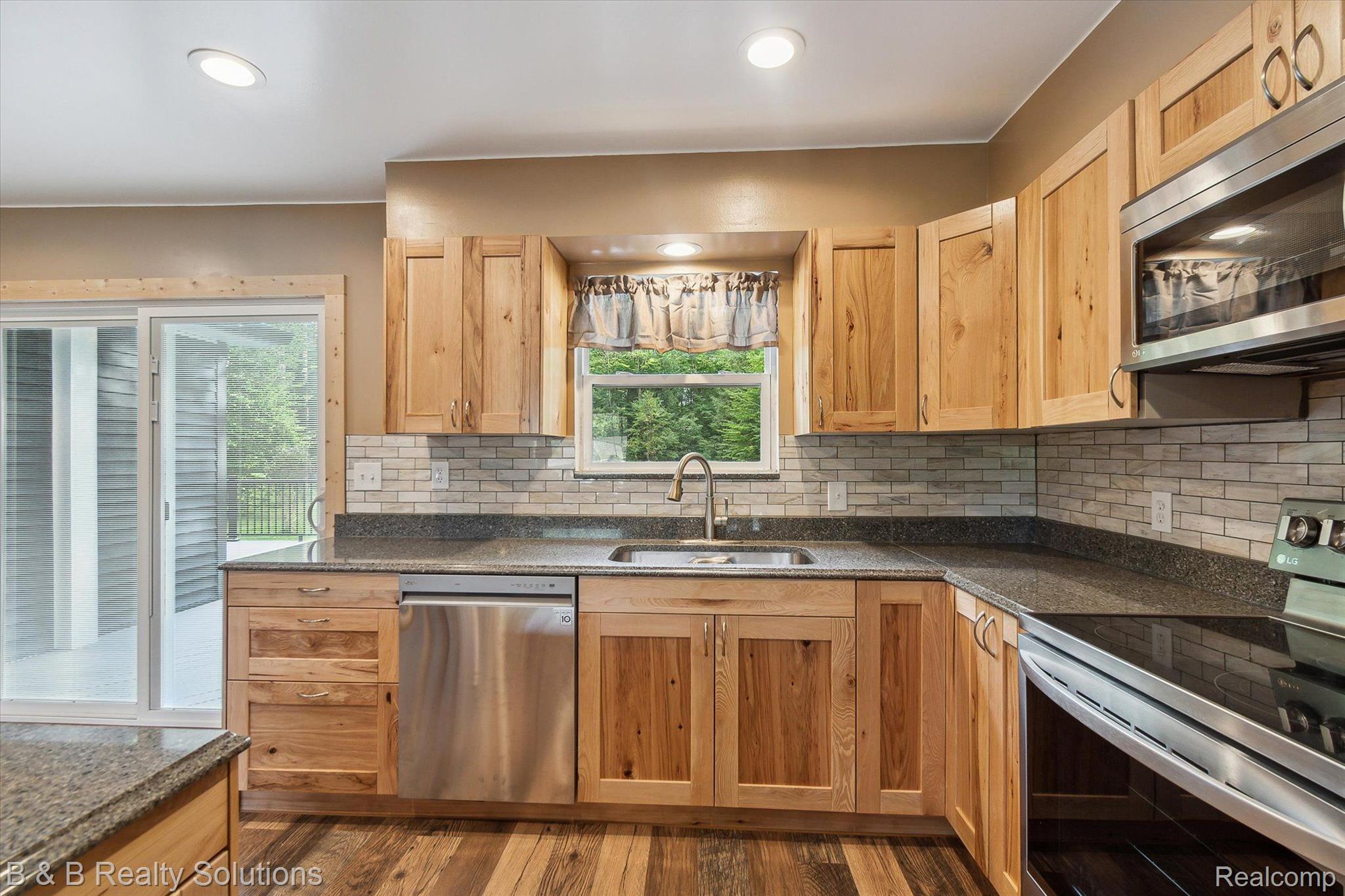557 Barnes Lake Road Columbiaville, MI 48421 - Photo 13 of 64 Gallery Image 13