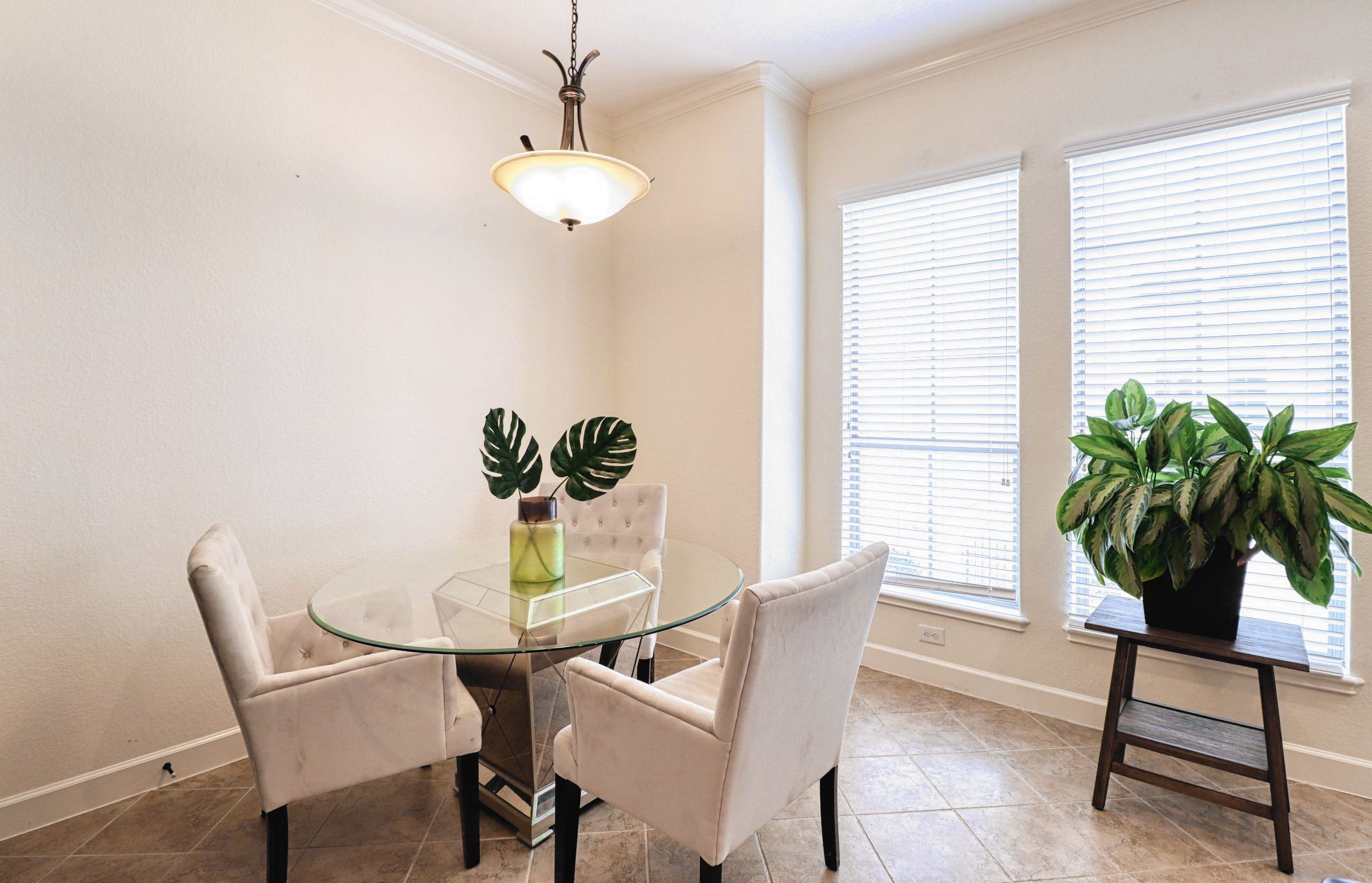 904 Patterson Street Houston, TX 77007 - Photo 16 of 30 a dining room with furniture and window