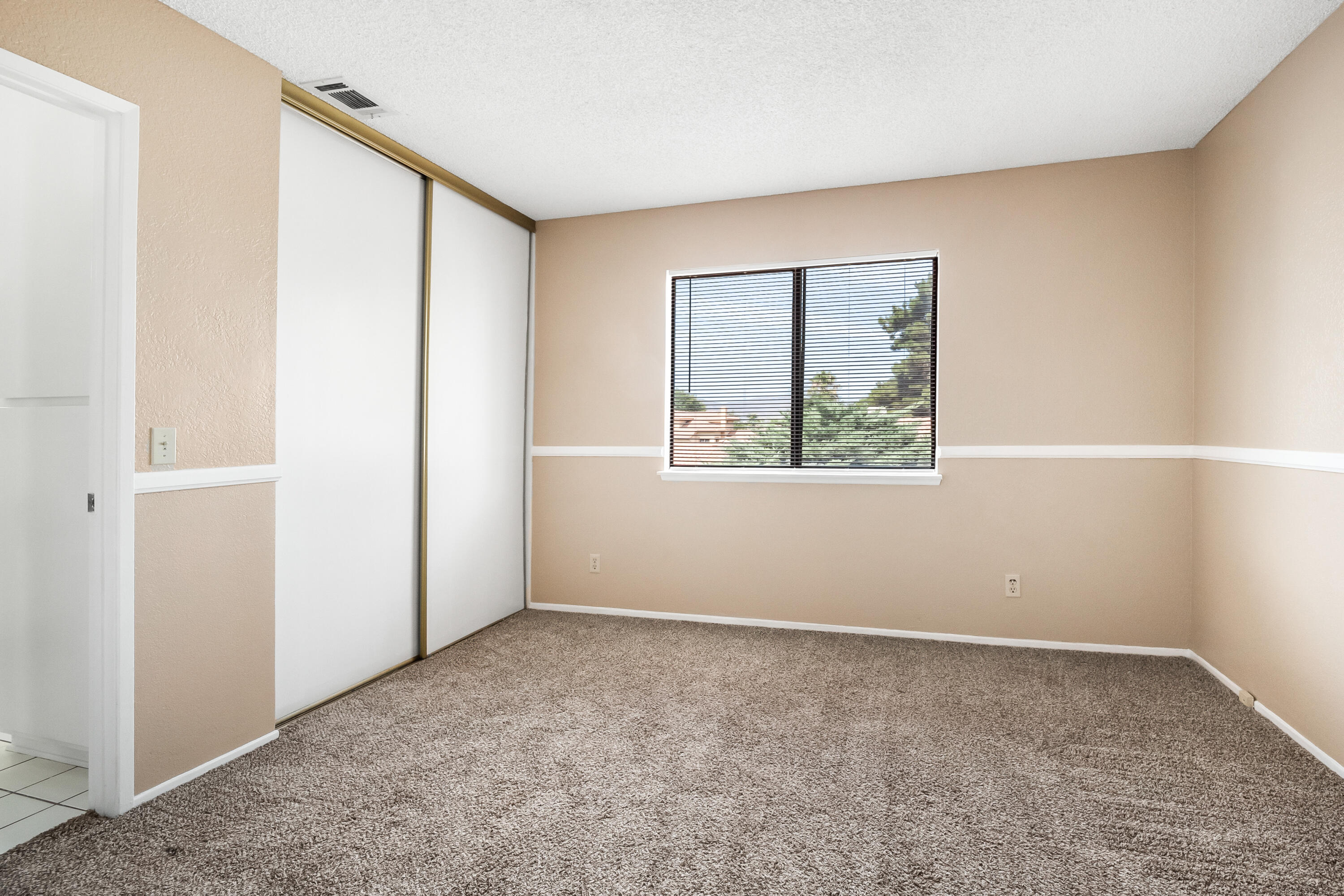37749 Sulphur Springs Road Palmdale, CA 93552 - Photo 23 of 32 Sulphur Springs-23