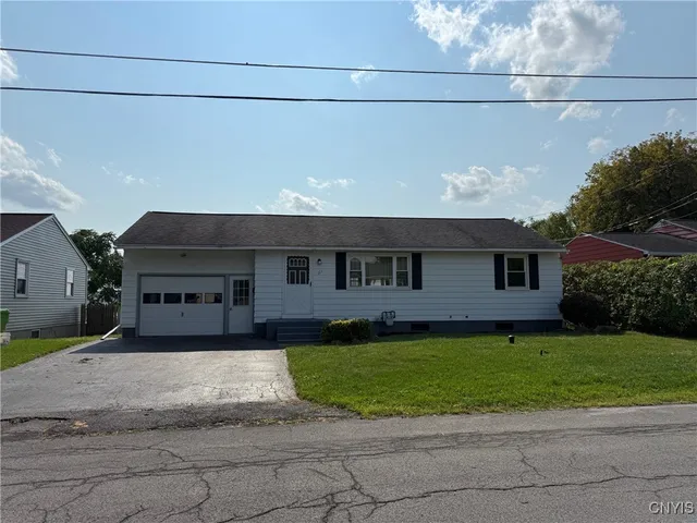 $189,900 | 111 Deborah Drive, Salina, NY 13088