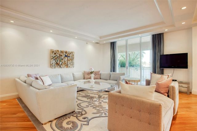 $1,250,000 | 19925 Northeast 39th Place, Unit 202, Aventura, FL 33180