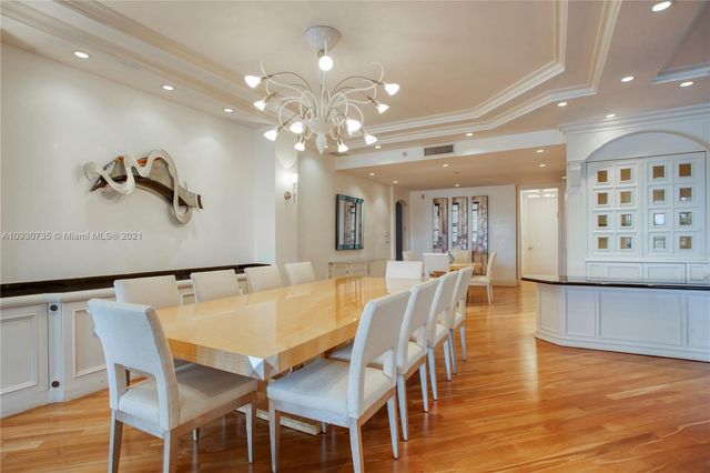 $1,250,000 | 19925 Northeast 39th Place, Unit 202, Aventura, FL 33180