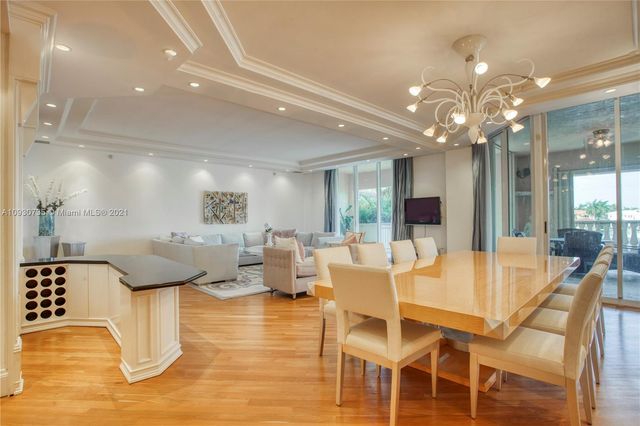 $1,250,000 | 19925 Northeast 39th Place, Unit 202, Aventura, FL 33180