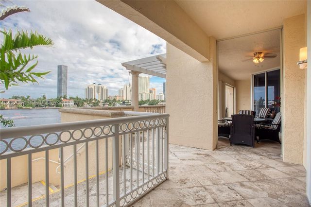 $1,250,000 | 19925 Northeast 39th Place, Unit 202, Aventura, FL 33180