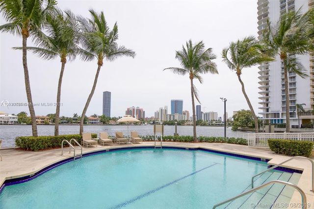 $1,250,000 | 19925 Northeast 39th Place, Unit 202, Aventura, FL 33180