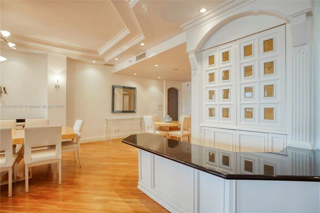 $1,250,000 | 19925 Northeast 39th Place, Unit 202, Aventura, FL 33180