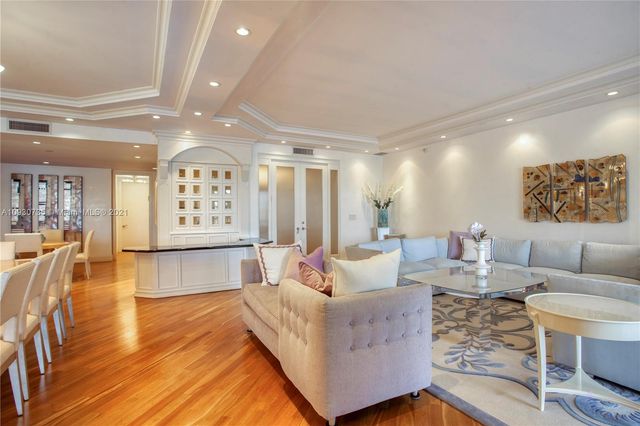 $1,250,000 | 19925 Northeast 39th Place, Unit 202, Aventura, FL 33180