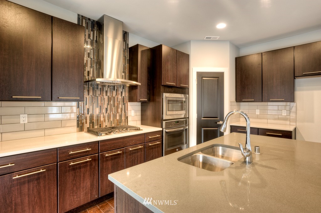 1911 240th Place Southwest Bothell, WA 98021 - Photo 7 of 9