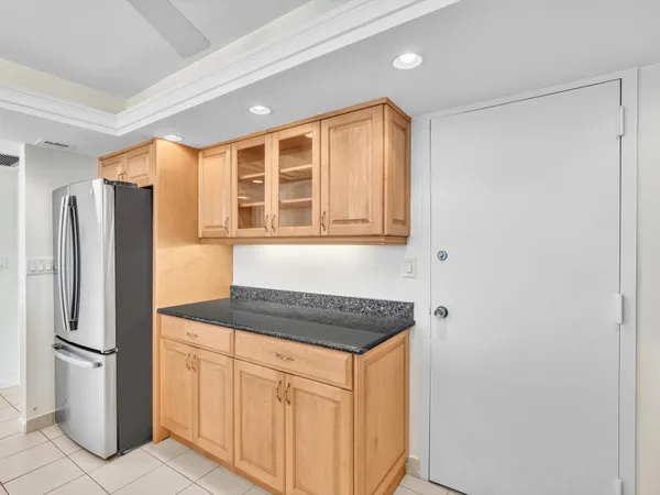 $2,800 | 1150 Hillsboro Mile, Unit 402, Hillsboro Beach, FL 33064