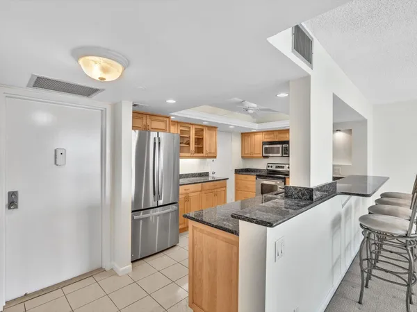 $2,800 | 1150 Hillsboro Mile, Unit 402, Hillsboro Beach, FL 33064