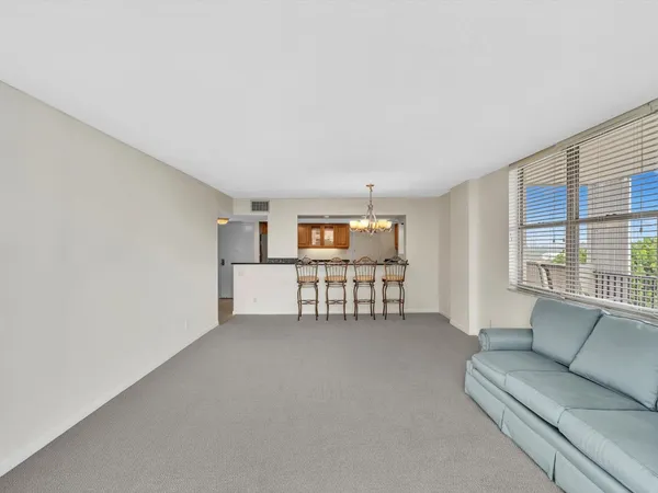 $2,800 | 1150 Hillsboro Mile, Unit 402, Hillsboro Beach, FL 33064