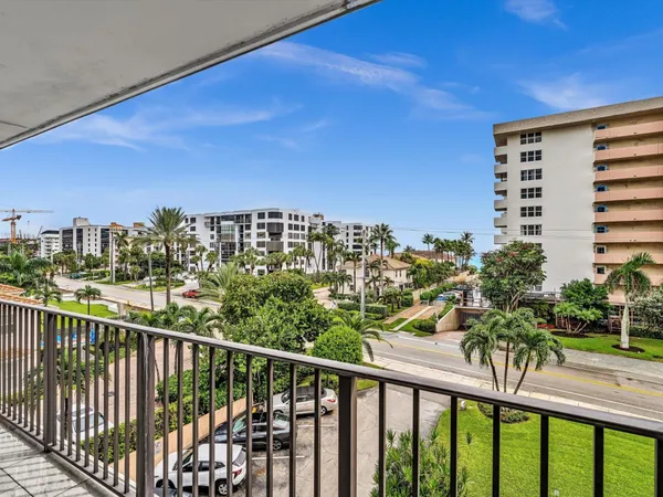 $2,800 | 1150 Hillsboro Mile, Unit 402, Hillsboro Beach, FL 33064