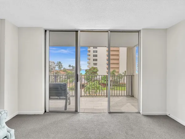 $2,800 | 1150 Hillsboro Mile, Unit 402, Hillsboro Beach, FL 33064
