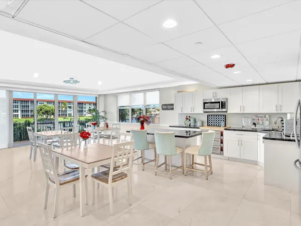 $2,800 | 1150 Hillsboro Mile, Unit 402, Hillsboro Beach, FL 33064