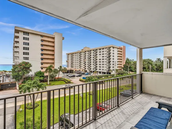 $2,800 | 1150 Hillsboro Mile, Unit 402, Hillsboro Beach, FL 33064