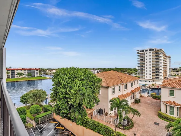$2,800 | 1150 Hillsboro Mile, Unit 402, Hillsboro Beach, FL 33064