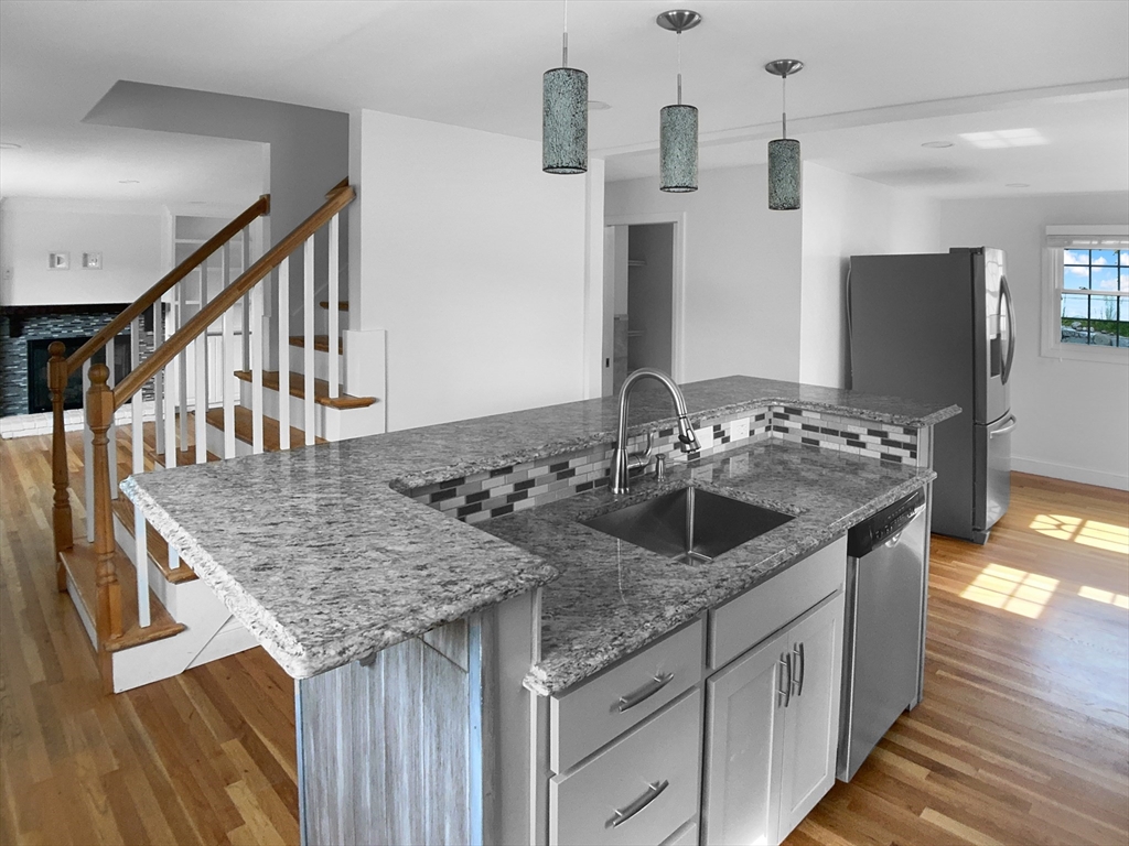 217 Cedar Brook Road Lynn, MA 01904 - Photo 3 of 15