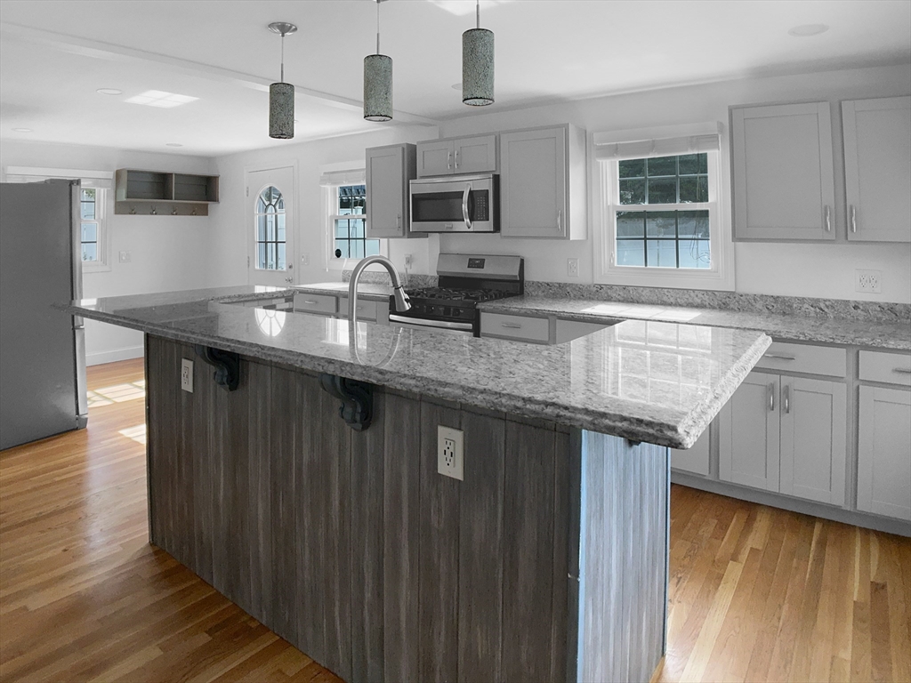 217 Cedar Brook Road Lynn, MA 01904 - Photo 4 of 15