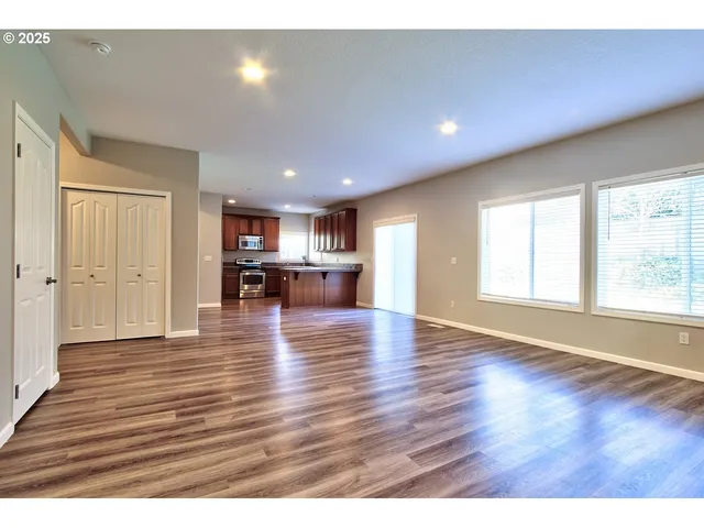 $648,900 | 300 Southwest Mt Mazama Street, McMinnville, OR 97128