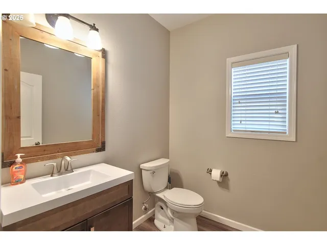 $648,900 | 300 Southwest Mt Mazama Street, McMinnville, OR 97128