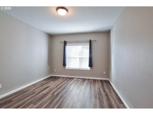 $648,900 | 300 Southwest Mt Mazama Street, McMinnville, OR 97128