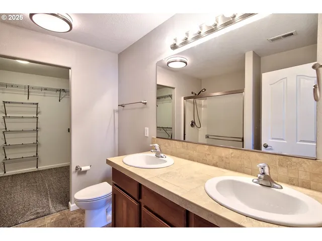 $648,900 | 300 Southwest Mt Mazama Street, McMinnville, OR 97128