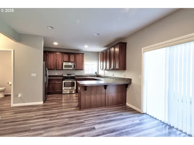 $648,900 | 300 Southwest Mt Mazama Street, McMinnville, OR 97128