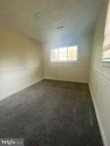 $3,150 | 429 Hampton Court, Unit 138, Falls Church, VA 22046