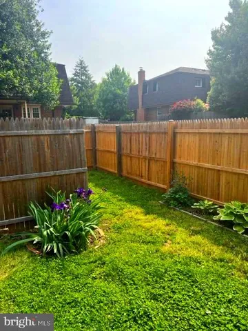 $3,150 | 429 Hampton Court, Unit 138, Falls Church, VA 22046