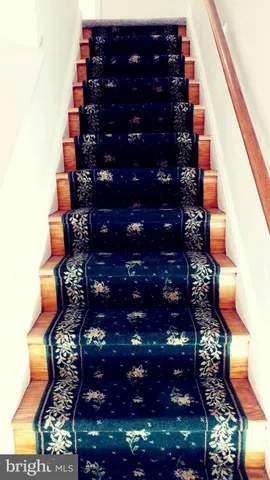 $3,150 | 429 Hampton Court, Unit 138, Falls Church, VA 22046