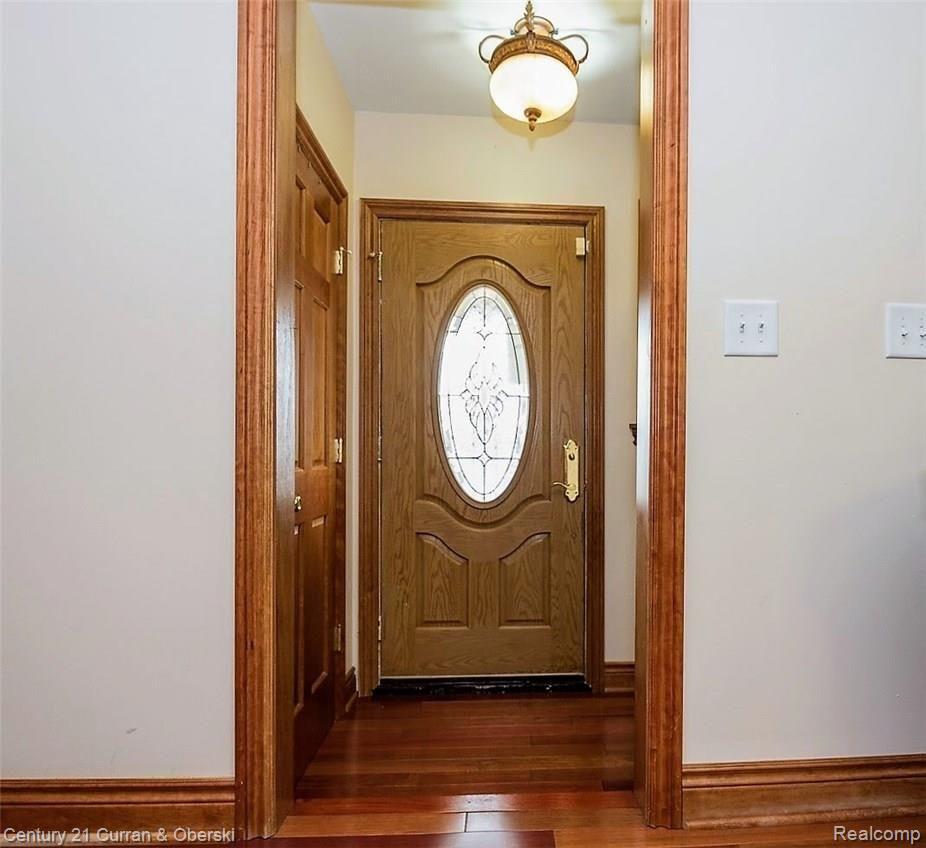 7740 Miller Road Dearborn, MI 48126 - Photo 4 of 34 DSC_3980.jpg