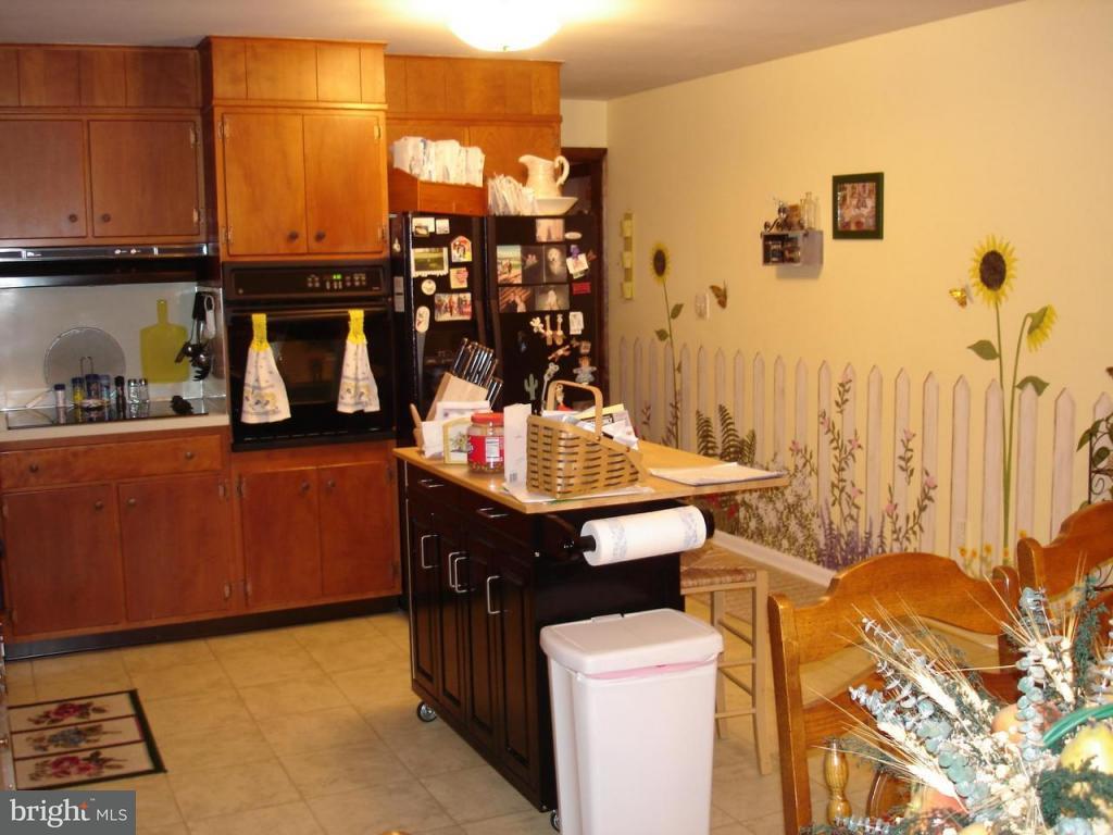 703 Pine Hill Road Lititz, PA 17543 - Photo 5 of 10