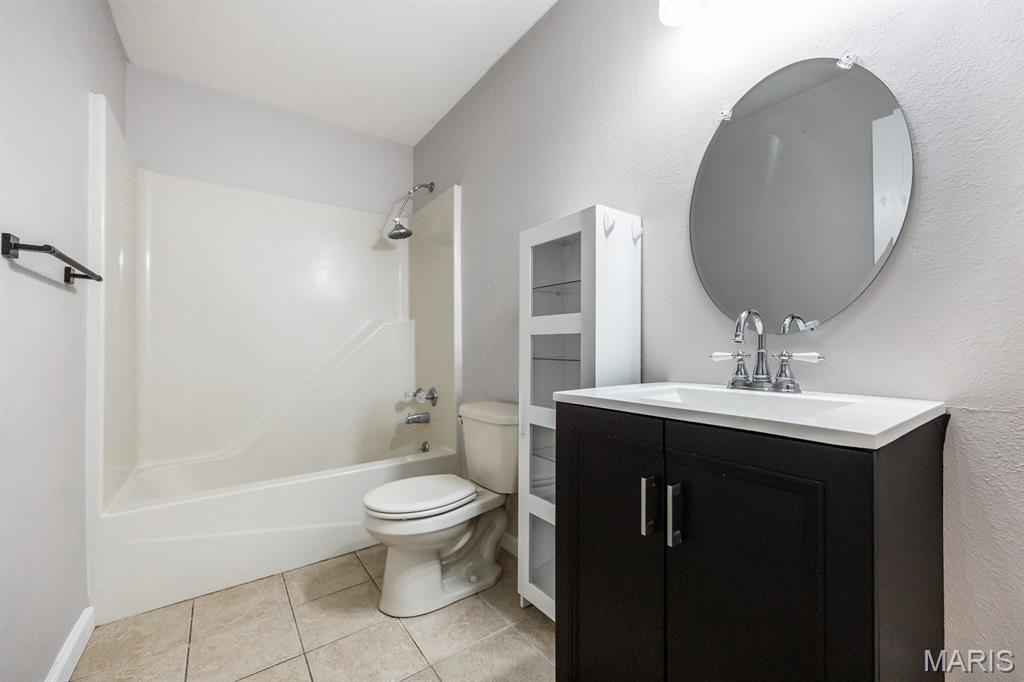 1010 Woods Way O'Fallon, IL 62269 - Photo 25 of 44