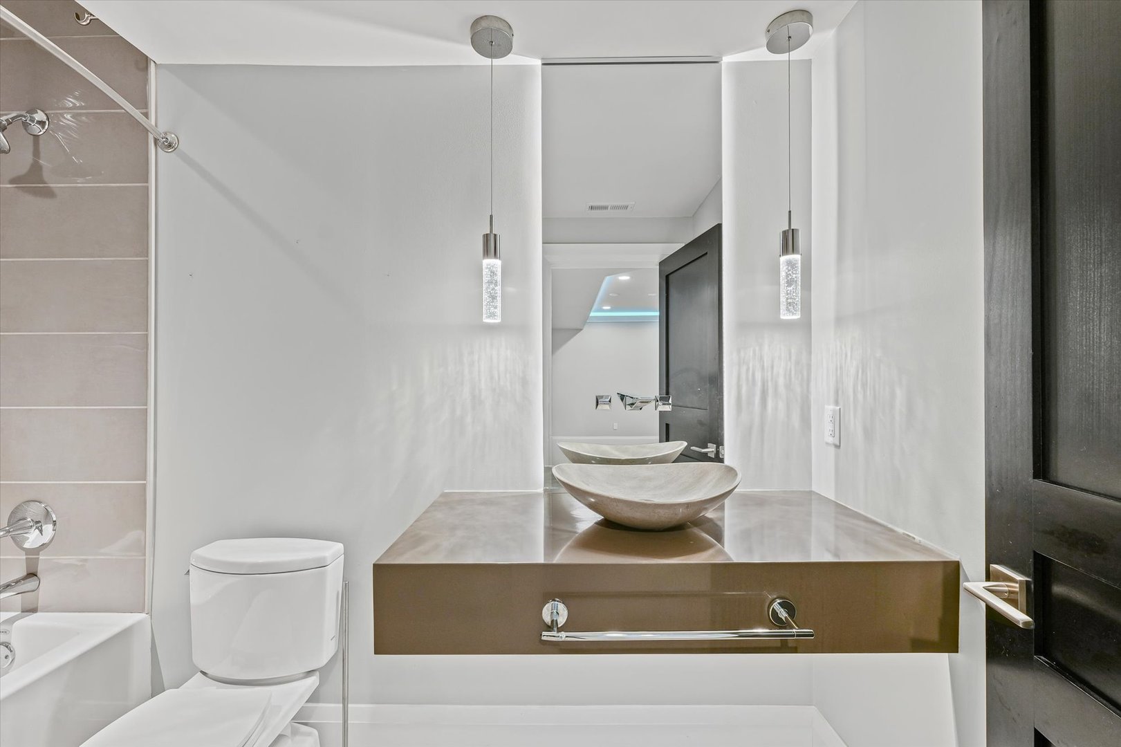 1410 East White Oak Road Mahomet, IL 61853 - Photo 119 of 140 a view of bathroom with toilet sink and mirror