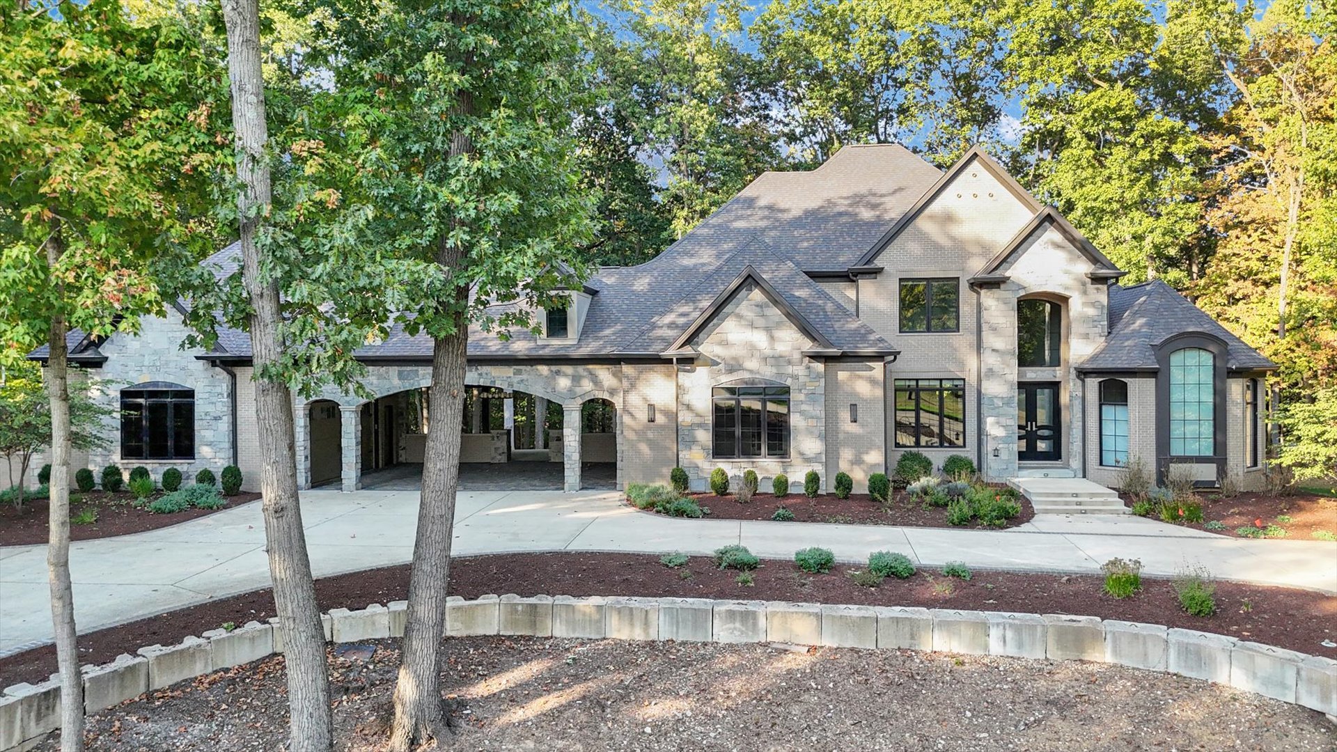 1410 East White Oak Road Mahomet, IL 61853 - Photo 9 of 140 front view of a house with a small yard