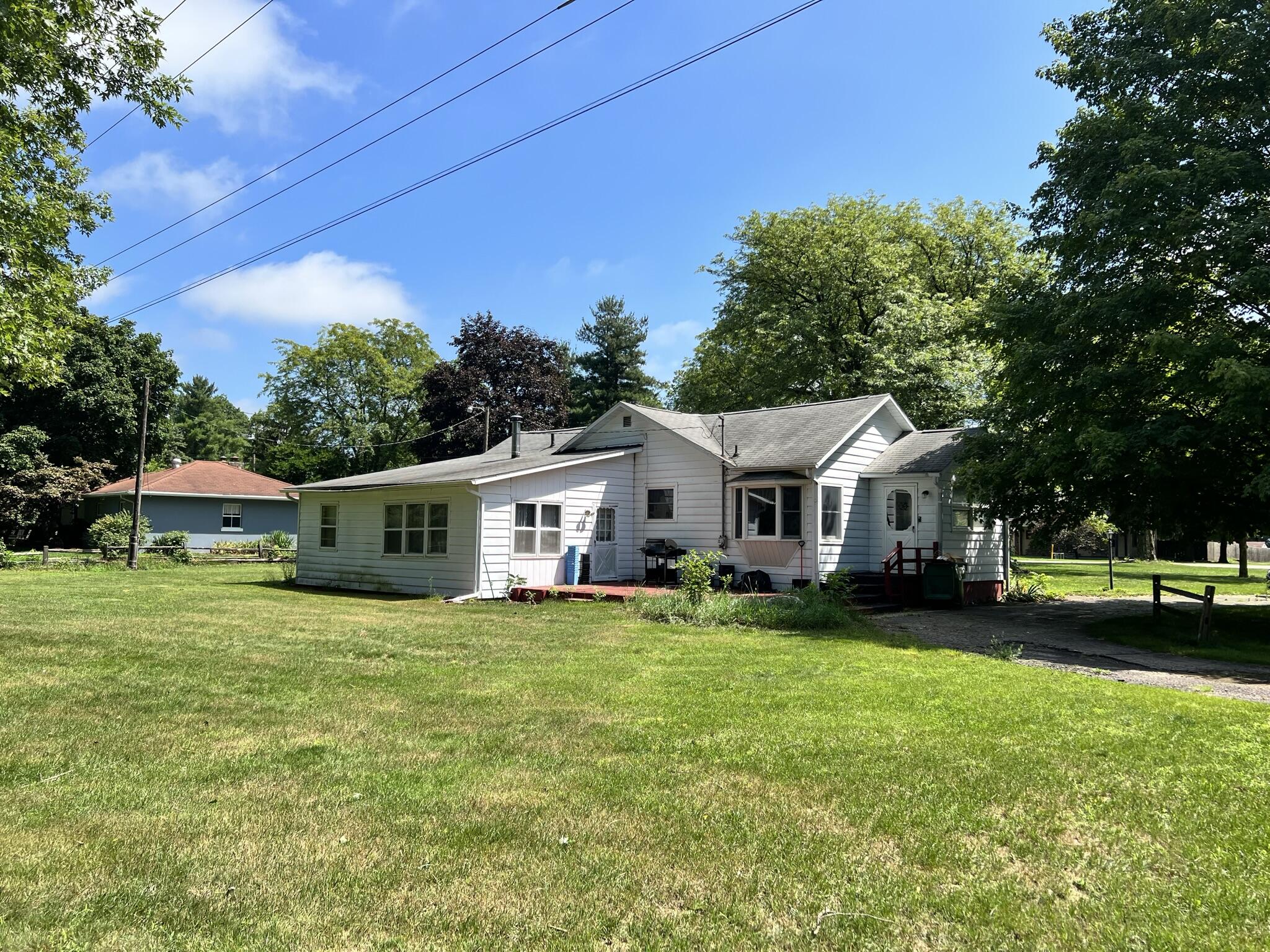 55910 Wilbur Road Three Rivers, MI 49093 - Photo 1 of 23 IMG_1565