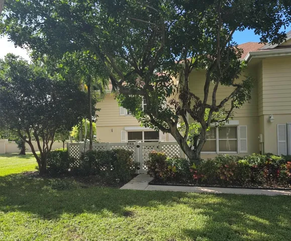 $2,700 | 8140 Bridgewater Court, Unit B, Lake Clarke Shores, FL 33406
