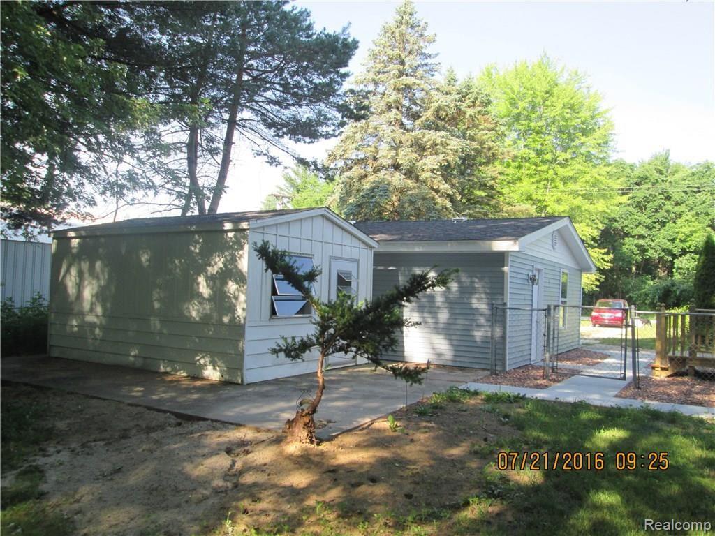 4076 Cribbins Road North Street, MI 48049 - Photo 6 of 43 IMG_7429.JPG