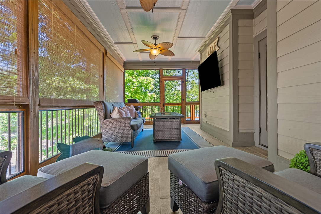 525 Peninsula Road West Union, SC 29696 - Photo 15 of 49