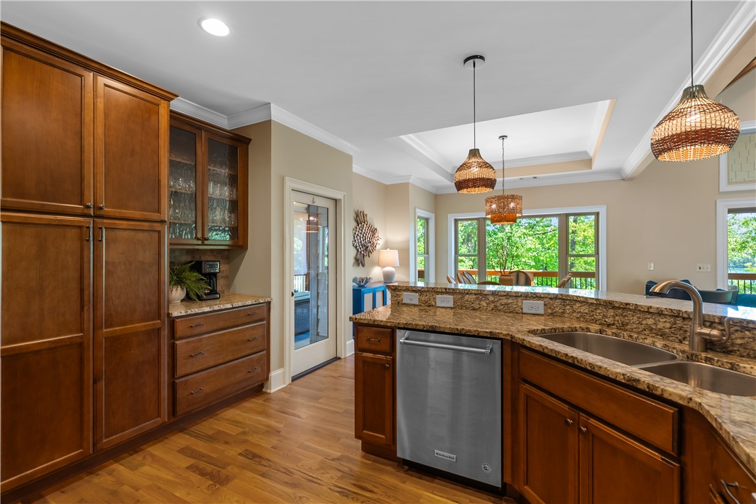 525 Peninsula Road West Union, SC 29696 - Photo 20 of 49
