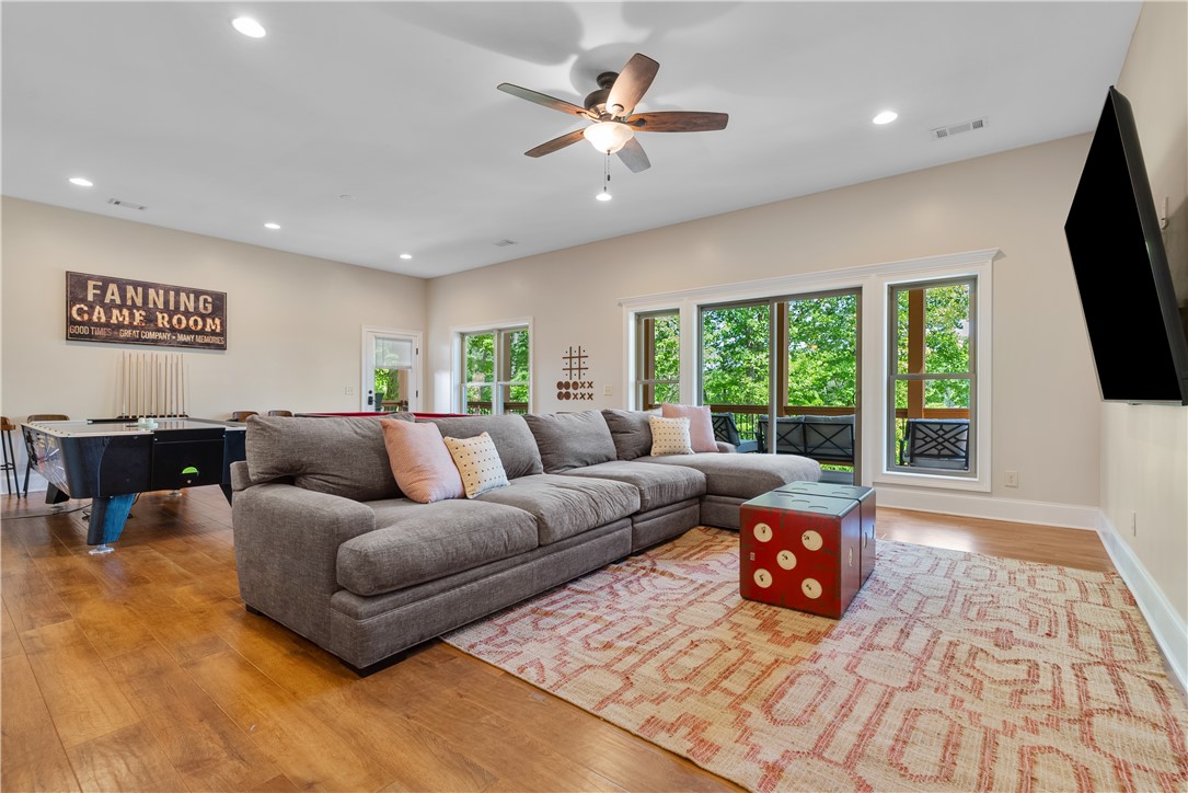 525 Peninsula Road West Union, SC 29696 - Photo 29 of 49