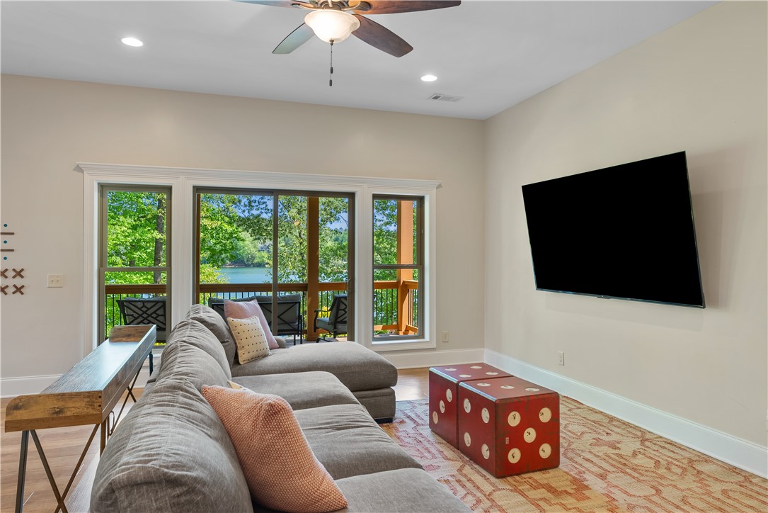 525 Peninsula Road West Union, SC 29696 - Photo 30 of 49