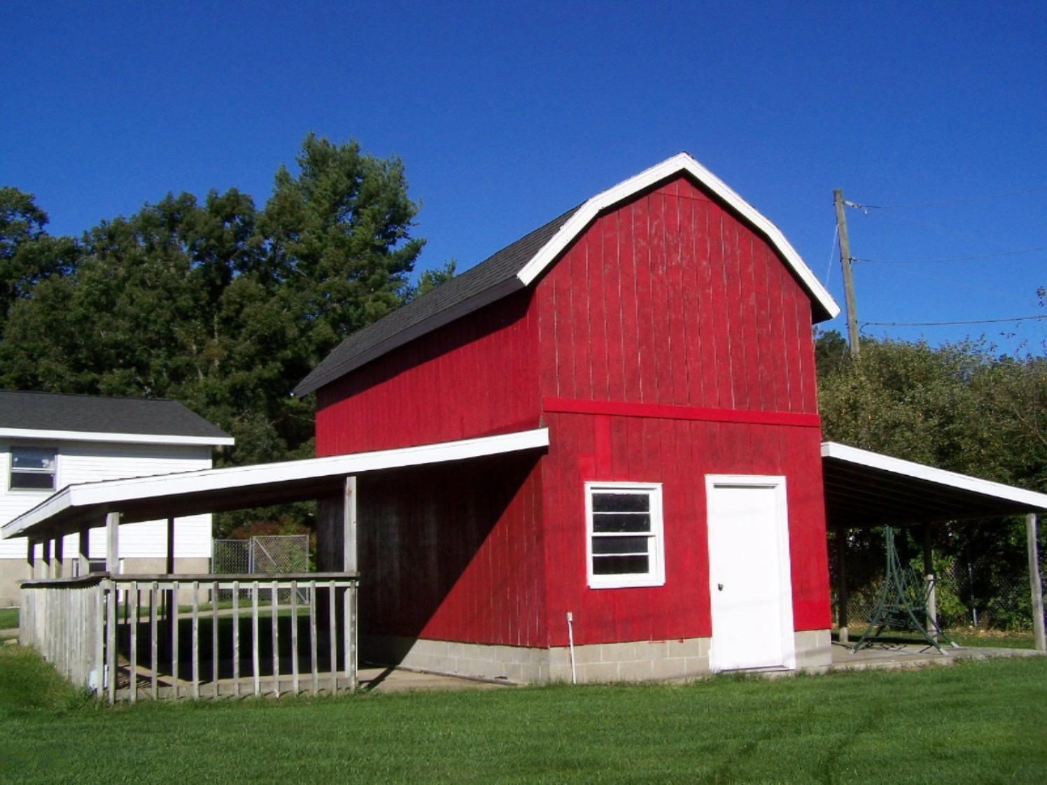 8770 Indian Bay Road Montague, MI 49437 - Photo 2 of 13 Dean barn east