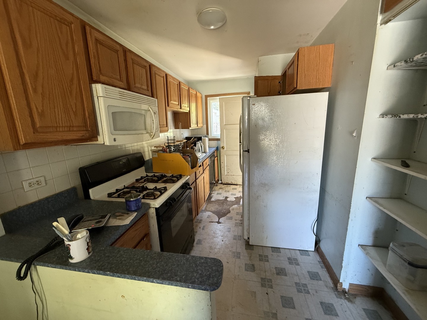2228 Shawnee Road Waukegan, IL 60087 - Photo 10 of 22