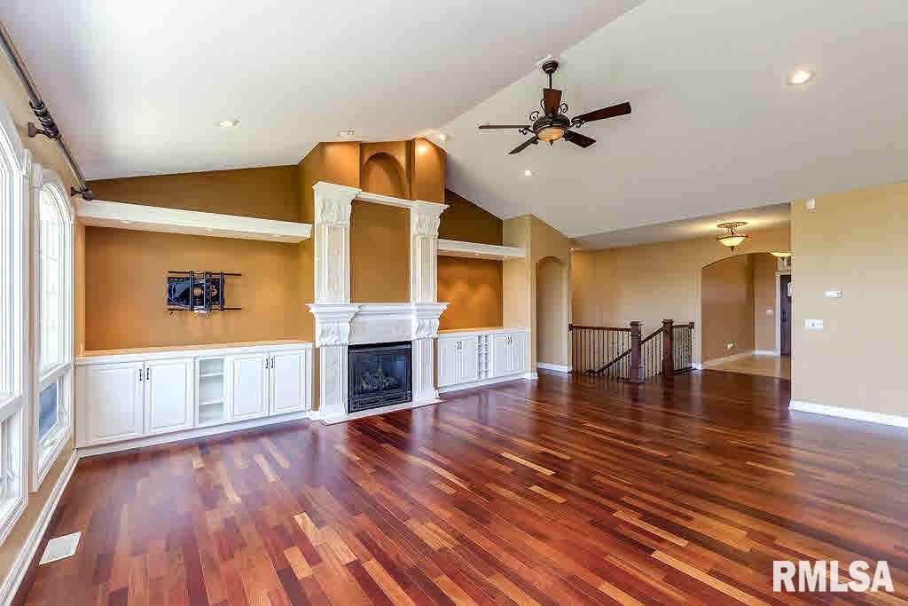 5647 Judge Road Bettendorf, IA 52722 - Photo 11 of 24 Gallery Image 11