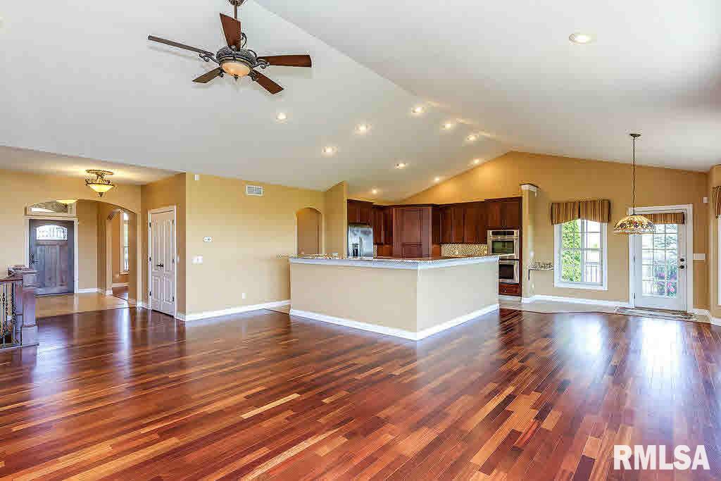 5647 Judge Road Bettendorf, IA 52722 - Photo 12 of 24 Gallery Image 12