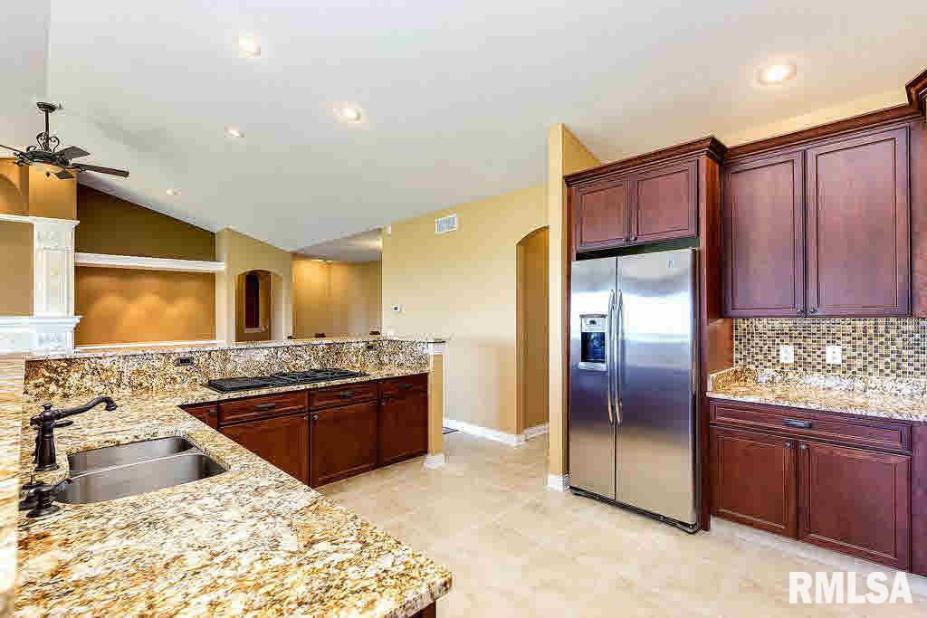 5647 Judge Road Bettendorf, IA 52722 - Photo 15 of 24 Gallery Image 15