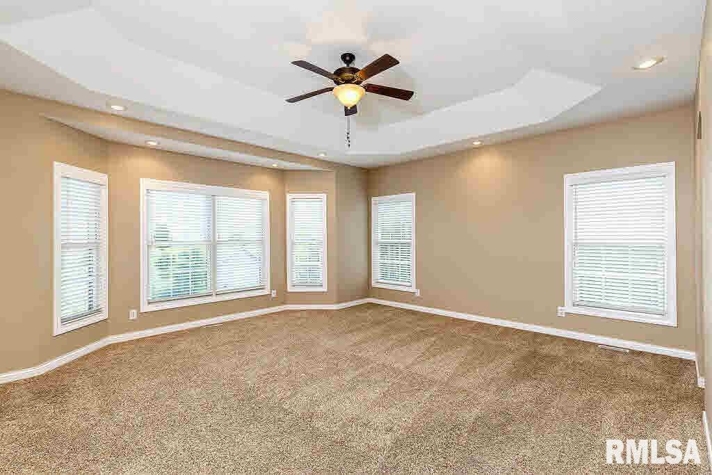5647 Judge Road Bettendorf, IA 52722 - Photo 18 of 24 Gallery Image 18